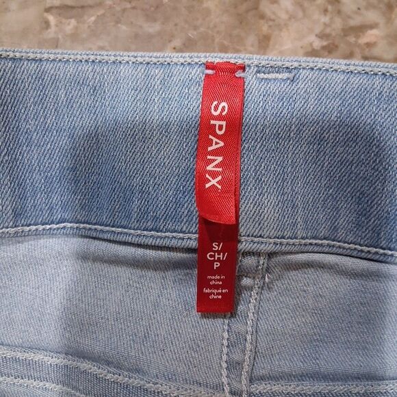 Spanx Flare Leg Jeans Retro Light Blue Wash Pull On Denim Pants Small 20348R - Picture 7 of 8